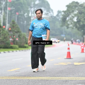 Runner Photo 7039136