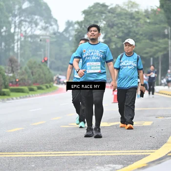 Runner Photo 7039142