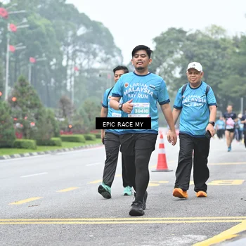 Runner Photo 7039156