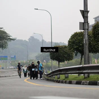 Runner Photo 7039163