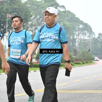 Runner Photo 7039173
