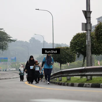 Runner Photo 7039176