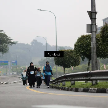 Runner Photo 7039177