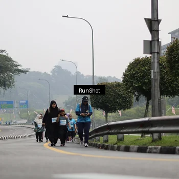 Runner Photo 7039179