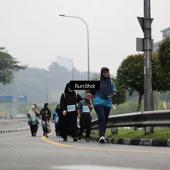 Runner Photo 7039180