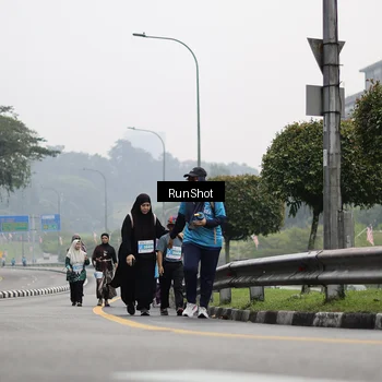 Runner Photo 7039182
