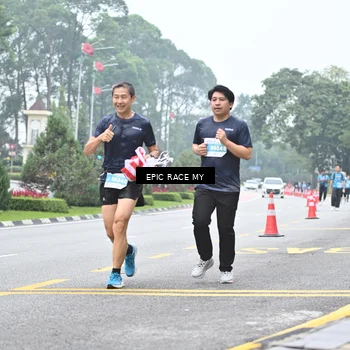 Runner Photo 7039184