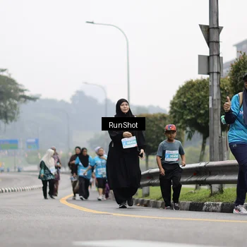 Runner Photo 7039186