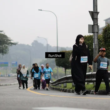 Runner Photo 7039188