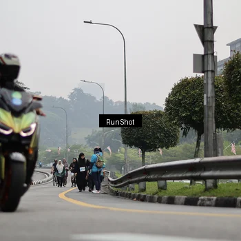 Runner Photo 7039190