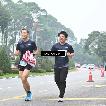 Runner Photo 7039191