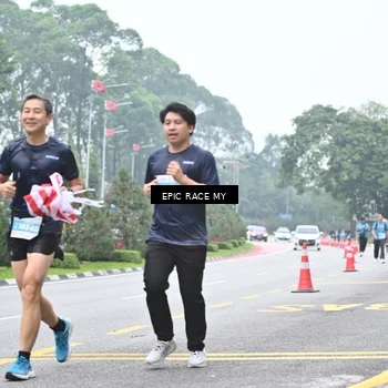 Runner Photo 7039192