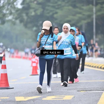 Runner Photo 7039199