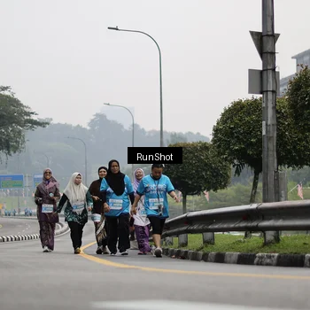 Runner Photo 7039200