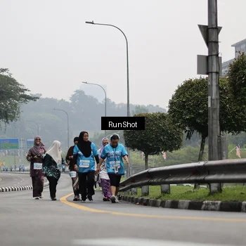 Runner Photo 7039206