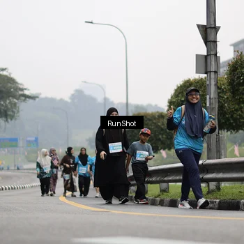 Runner Photo 7039212