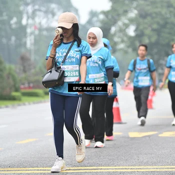 Runner Photo 7039218