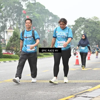 Runner Photo 7039228