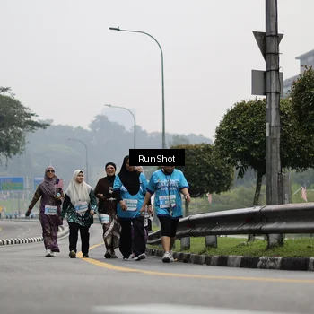 Runner Photo 7039235