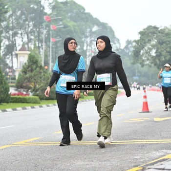 Runner Photo 7039287