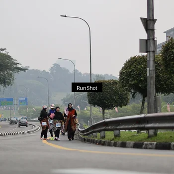 Runner Photo 7039295