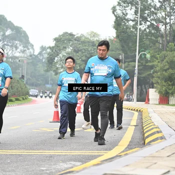 Runner Photo 7039311