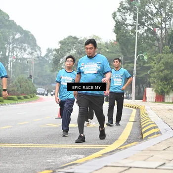 Runner Photo 7039312