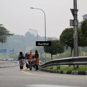 Runner Photo 7039313