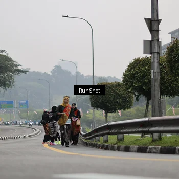 Runner Photo 7039338