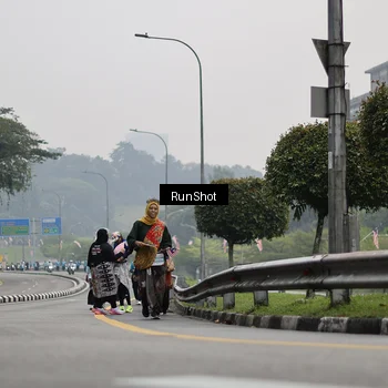 Runner Photo 7039340