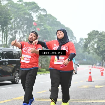 Runner Photo 7039372