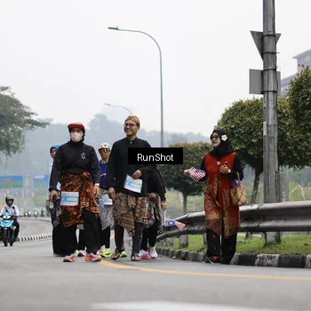 Runner Photo 7039392