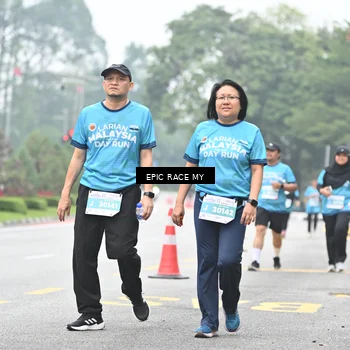 Runner Photo 7039413