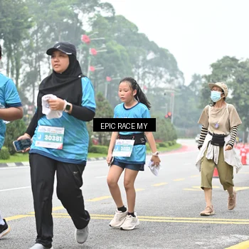 Runner Photo 7039438