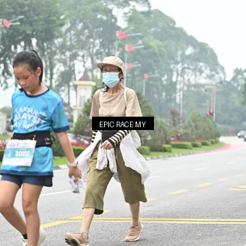 Runner Photo 7039443