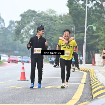 Runner Photo 7039481
