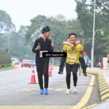 Runner Photo 7039483