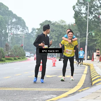 Runner Photo 7039487