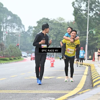 Runner Photo 7039488