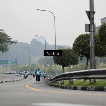 Runner Photo 7039532