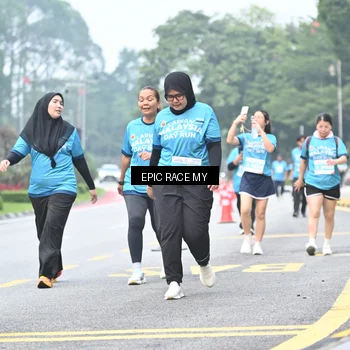 Runner Photo 7039539
