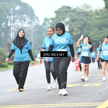 Runner Photo 7039541