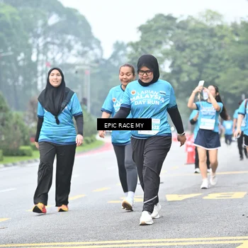 Runner Photo 7039542