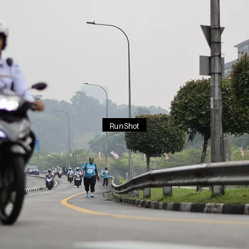 Runner Photo 7039559