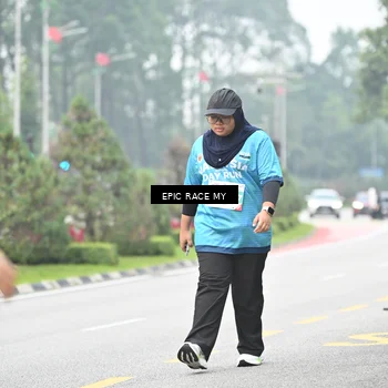 Runner Photo 7039574
