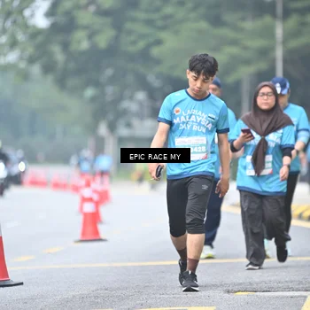 Runner Photo 7039595