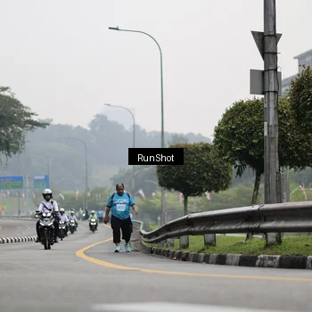 Runner Photo 7039596