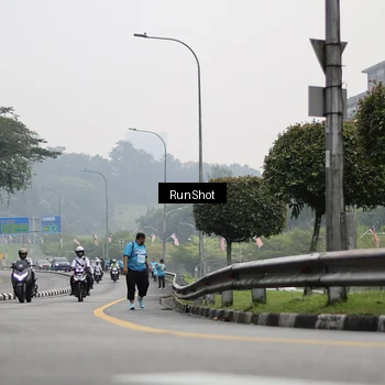 Runner Photo 7039602