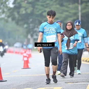 Runner Photo 7039610