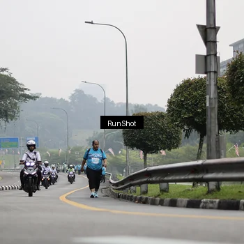 Runner Photo 7039617